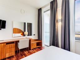 Sea-view Comfort Room