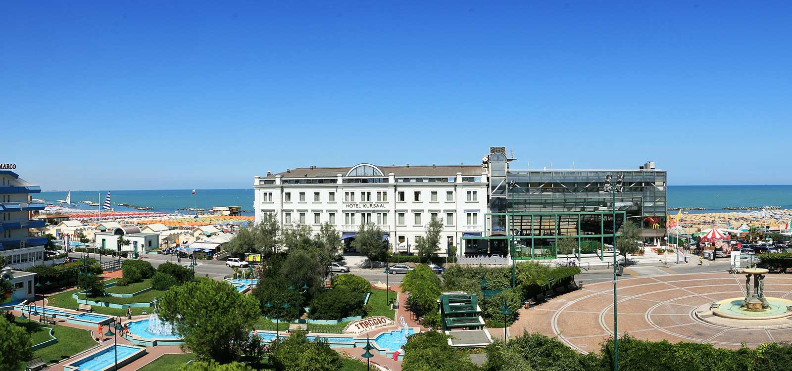 Panoramic view of the hotel and the square